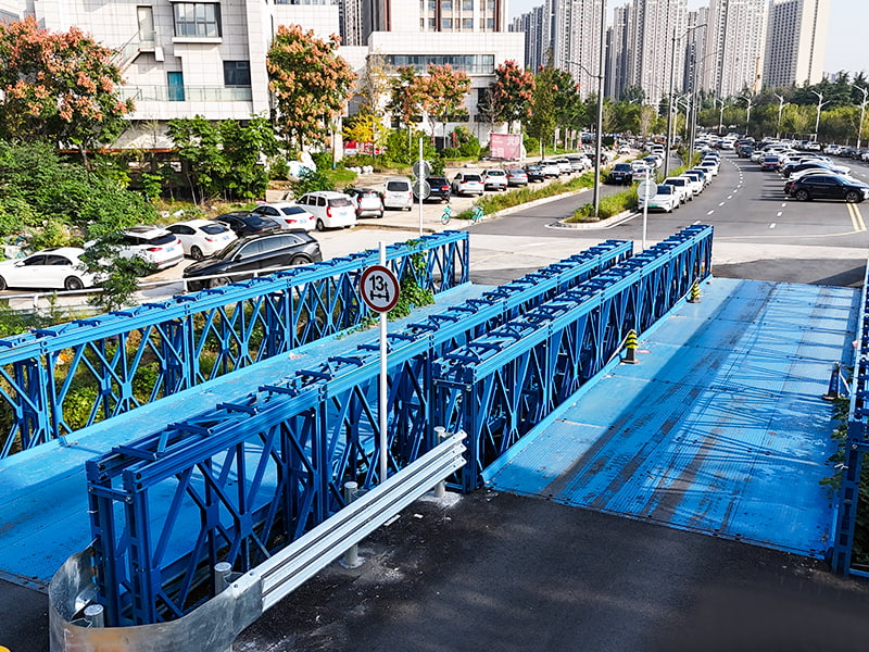 Ponte Bailey CB 200 Ponte Bailey reforçada com duas pistas, camada única e fileira dupla